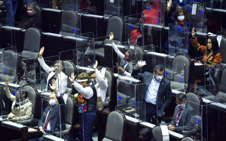 Diputados a favor de la extinci&oacute;n de 109 fondos y fideicomisos