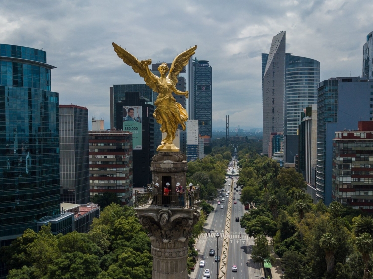 Despu&eacute;s de dos a&ntilde;os y 24.4 millones en restauraci&oacute;n, quitan vallas met&aacute;licas al &Aacute;ngel de la Independencia