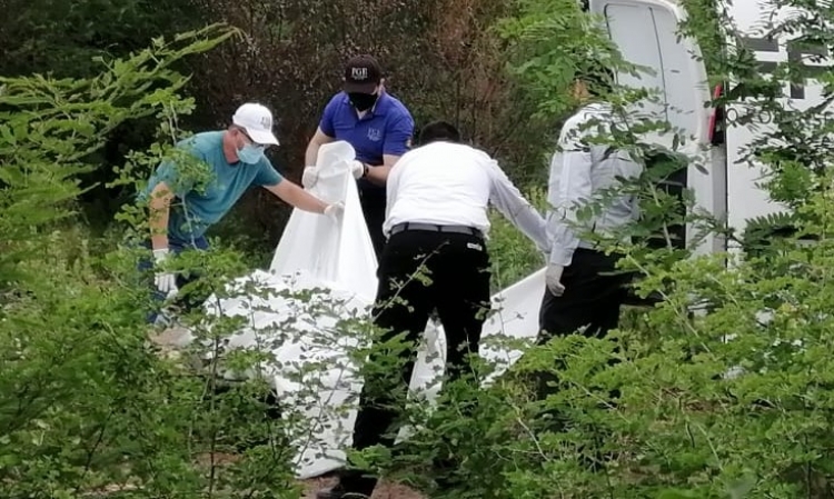 Encuentran el cuerpo de una persona encobijada en Sanalona
