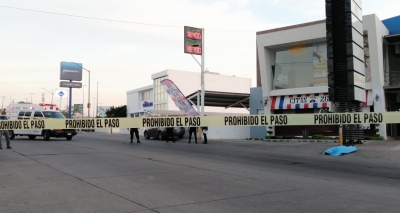 Asesinan a un hombre al salir de plaza comercial Alteza