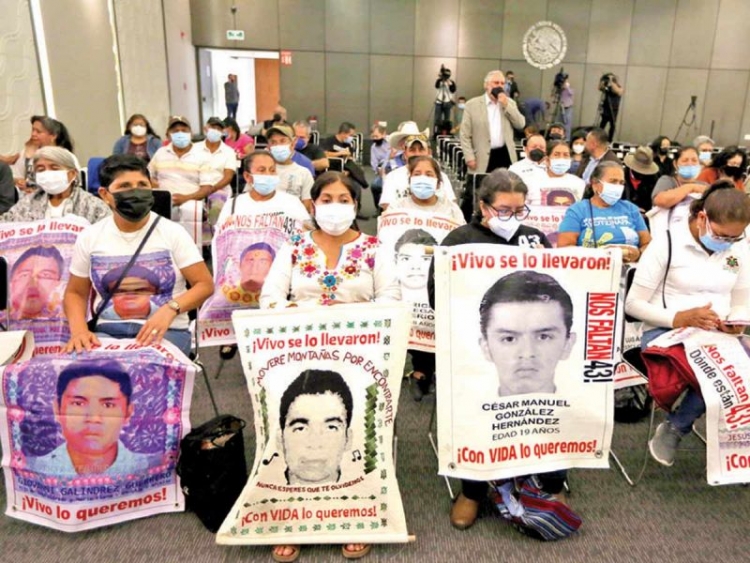 Video evidencia manipulaci&oacute;n en caso Ayotzinapa; estuvo oculto siete a&ntilde;os