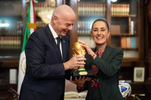 Recibe la Presidenta Sheibaum al dirigente de la FIFA