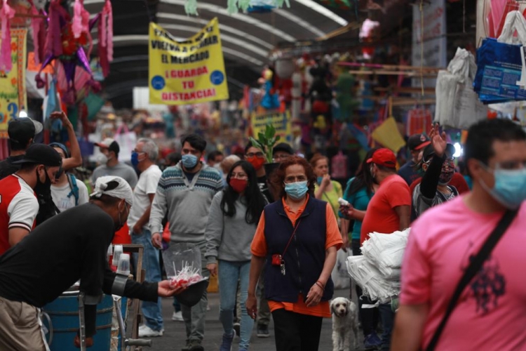 Crece la pobreza laboral entre los mexicanos, no les alcanza para la canasta b&aacute;sica