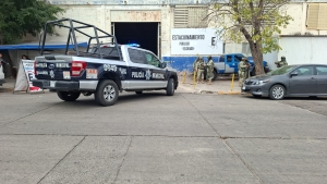 Ejecutan de varios disparos a un hombre en un estacionamiento p&uacute;blico, frente al Hospital Pedi&aacute;trico de Sinaloa, en Culiac&aacute;n