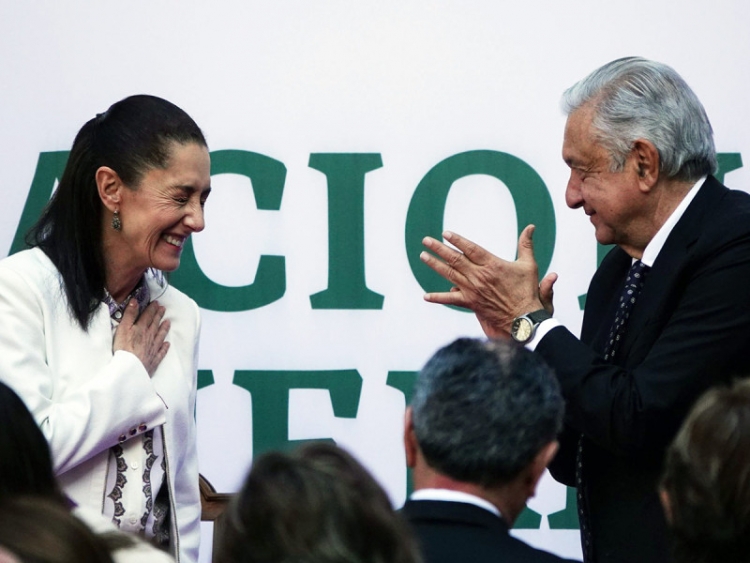 Felicita L&oacute;pez Obrador a Sheinbaum por su boda, pero no ir&iacute;a a &eacute;sta