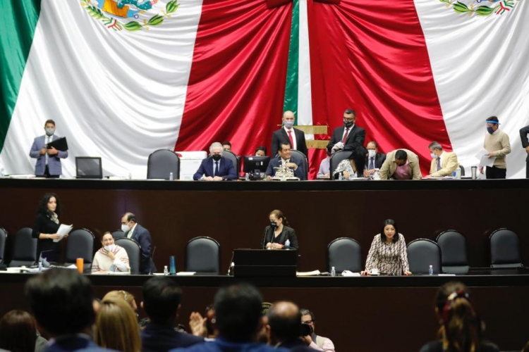 Oposici&oacute;n y Morena chocan por recursos para mujeres