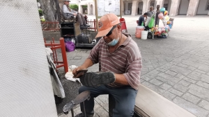 Boleros se las ven negras para subsistir