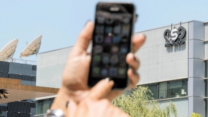 Tel&eacute;fonos de Apple y Android fueron atacados por programa esp&iacute;a italiano