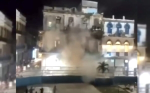 En Cuba, derrumbe de viejo edificio habitacional afecta a 13 familias