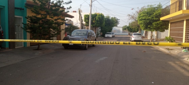 Fuerte balacera deja da&ntilde;os en veh&iacute;culos y personas lesionadas en Villas del R&iacute;o