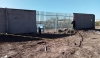 Descubren colgado el cad&aacute;ver de un hombre en la barda de una Prepa, en Topolobampo