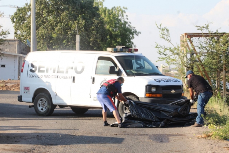 Abandonan cuerpo de un hombre asesinado a golpes en las aguas del canal "7"