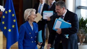 Le dan tiempo a Trump: Uni&oacute;n Europea aplaza entrada en vigor de aranceles a EEUU para agosto
