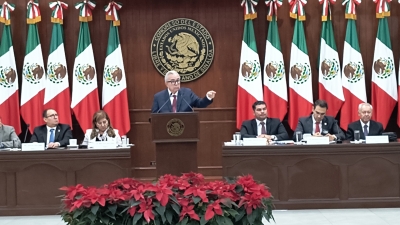 Defensores de los bienes p&uacute;blicos se manifiestan en el 4to. Informe del Gobernador Rub&eacute;n Rocha Moya