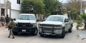 Persecuci&oacute;n deja un detenido, un militar lesionado y veh&iacute;culos asegurados en Las Quintas, en Culiac&aacute;n