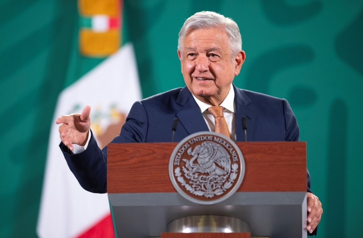 Pide el presidente Obrador al INE que se bajen los sueldos, &iexcl;se rayan!