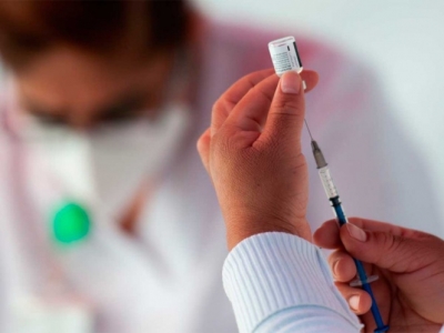 &lsquo;Profes&rsquo; de Campeche y Chiapas podr&iacute;an recibir vacuna
