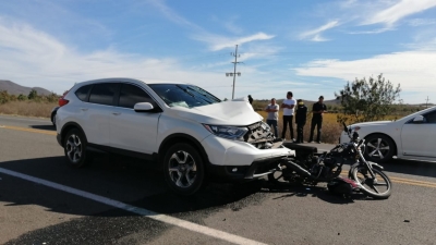 Camioneta embiste a una familia a bordo de una motocicleta en la carretera M&eacute;xico 15