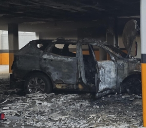 Se incendia camioneta en estacionamiento de hotel en Tres R&iacute;os, en la Colonia Humaya, al Norte de Culiac&aacute;n