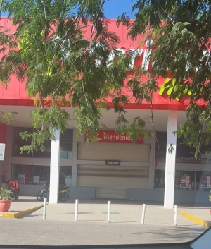 Civiles armados causan p&aacute;nico en un Centro Comercial de La Campi&ntilde;a