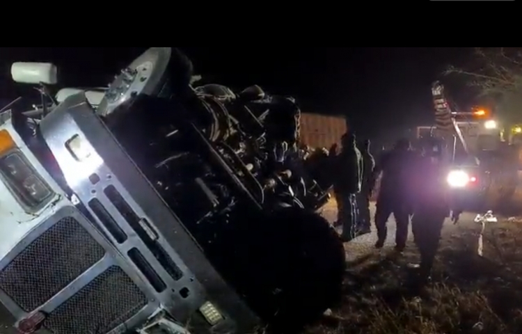 Velocidad e inexperiencia, las causas de la volcadura del tr&aacute;iler conducido por Alexis, en Angostura
