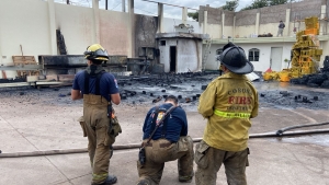 Se incendia una bodega de aguacates en la colonia Miguel de la Madrid.