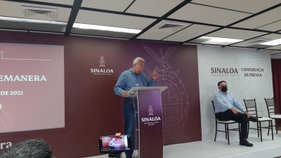 Se atender&aacute; la demanda de aumento salarial de maestros en Sinaloa: Rocha