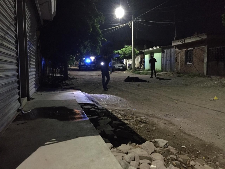 Asesinan a balazos a un joven en una calle de la colonia 7 Gotas