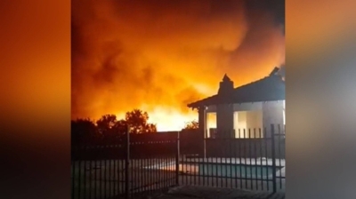 Fuerte incendio en una barriada de Sud&aacute;frica deja al menos tres muertos y a m&aacute;s de mil personas sin hogar