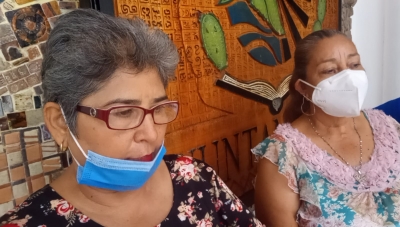 Madres molestas exigen a la Japan que corte el agua, casa por casa