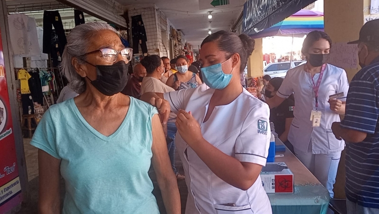Ampl&iacute;an del 2 al 6 de mayo la vacunaci&oacute;n anticovid en Sinaloa