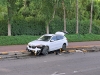 Una familia en una camioneta resulta con golpes leves tras impactarse contra unos postes de contenci&oacute;n de la ciclov&iacute;a del Jard&iacute;n Bot&aacute;nico, en Culiac&aacute;n