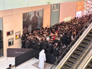 Centros comerciales de Dub&aacute;i entran en caos ante lanzamiento del iPhone 15