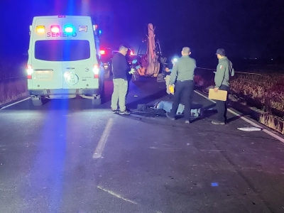 Muere motociclista al chocar contra una retro, en Villa Ju&aacute;rez, Navolato