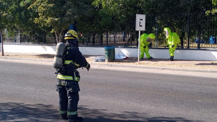 Desalojan colegio y cierran bulevar por alarma de material t&oacute;xico, en Culiac&aacute;n