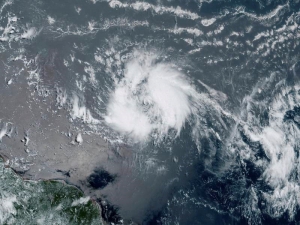 "Bret" evoluciona a Hurac&aacute;n categor&iacute;a 1 y se dirige al Caribe