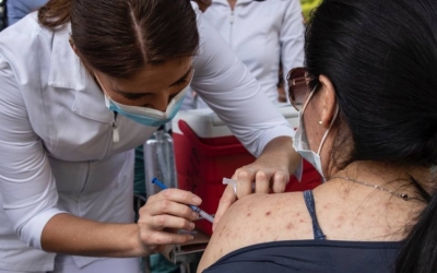 Vacunas anticovid costar&aacute;n m&aacute;s del doble: SHCP