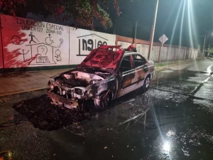 Veh&iacute;culo Hyundai, el tercer auto quemado en tres d&iacute;as consecutivos en Culiac&aacute;n