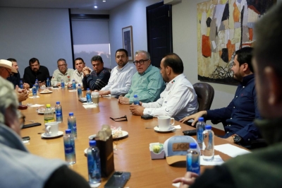 El gobernador Rocha sostiene reuni&oacute;n de trabajo con dirigentes agr&iacute;colas; eval&uacute;an apoyos al campo