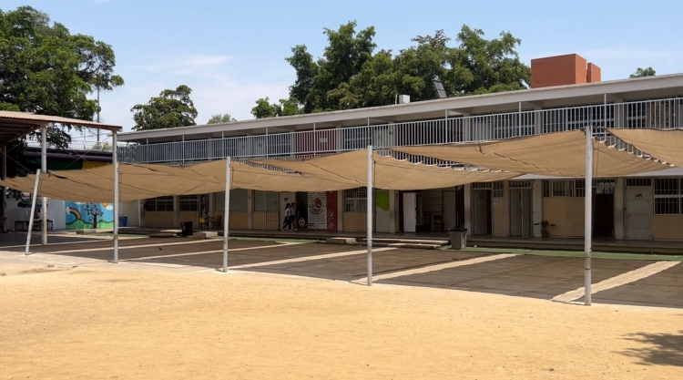 Sin techumbre ni &aacute;rea verde, continua el sufrimiento de alumnos en la Escuela &Aacute;lvaro Obreg&oacute;n