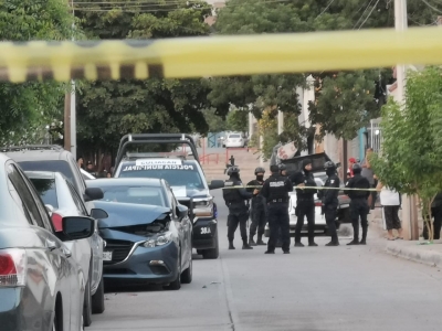 Una mujer adulta mayor y adolescente de 14 a&ntilde;os fueron heridos durante balacera en la colonia Laureles Pinos