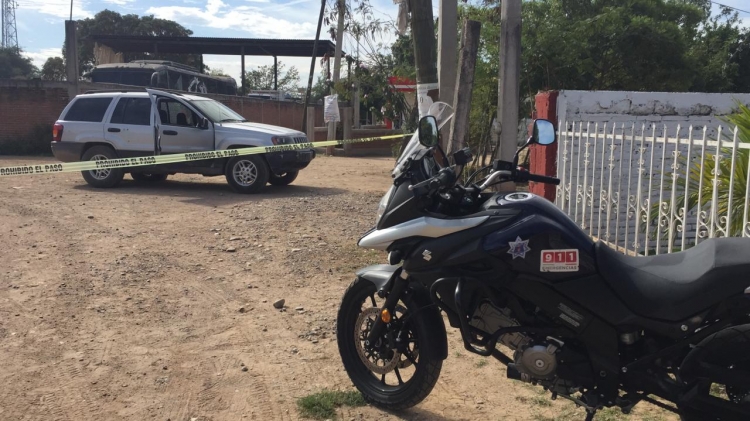 Localizan camioneta baleada en Loma de Rodriguera