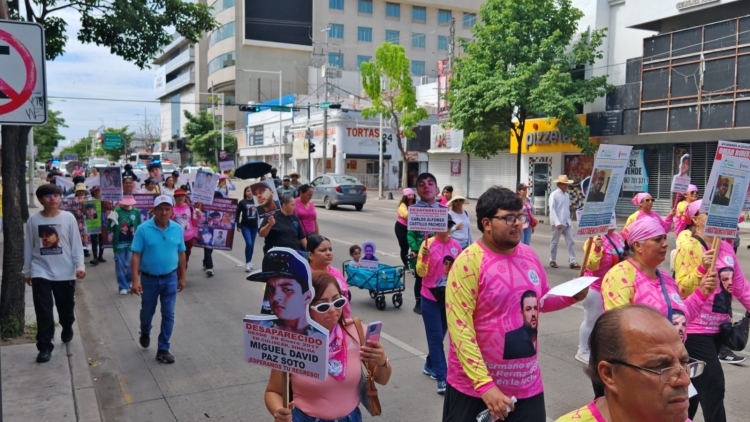 "Ay&uacute;danos a encontrarlos" piden en la Marcha por el el D&iacute;a de la Desaparici&oacute;n Forzada, en Culiac&aacute;n