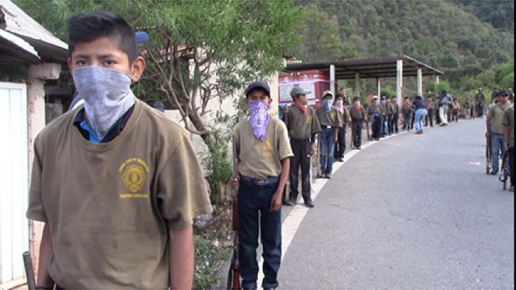 Ante la falta de seguridad en Chilapa, ni&ntilde;os son reclutados por la polic&iacute;a comunitaria