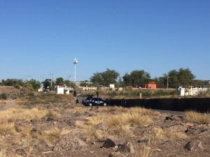 Hallan a un joven ejecutado a un lado de la presa derivada, en Culiac&aacute;n