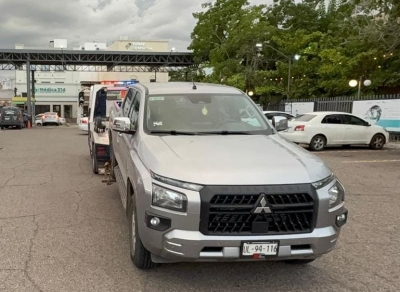 Localizan camioneta robada en estacionamiento de la colonia Centro en Culiac&aacute;n