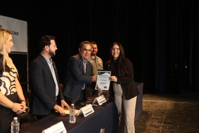 El Rector Jes&uacute;s Madue&ntilde;a entreg&oacute; 183 titularidades a docentes de la Unidad Regional Norte
