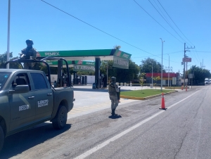 Militares localizan un posible artefacto explosivo sobre la carretera Culiac&aacute;n-Eldorado, en el Ejido Canan