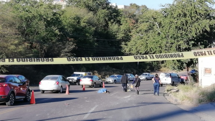 Muere un hombre adulto arrollado por una pick-up en la colonia 10 de Mayo