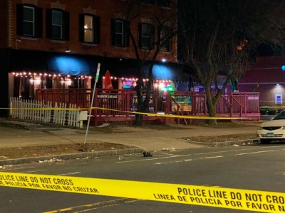 Deja un muerto y 4 heridos tiroteo en bar de EU